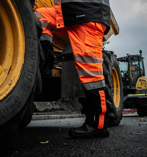 Beeswift Deltic Hi-vis Two-tone Ripstop Waterproof Overtrouser Orange/Black